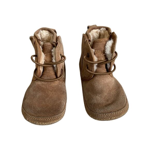 UGG Baby Infant Boots Neumel Size 4-5 Brown Side Open Shoes Slip On Boys Winter - Picture 2 of 8